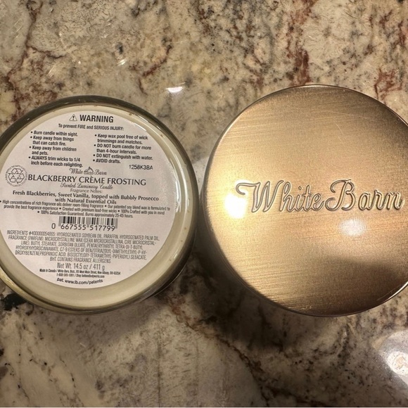 (ONE) B&BW/White Barn candle- 1x BLACKBERRY CRE’ME FROSTING 3 wick candle NEW!!! - Picture 2 of 3